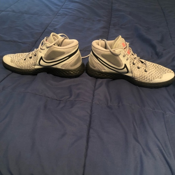 KD basketball shoe size 11 - Picture 4 of 4